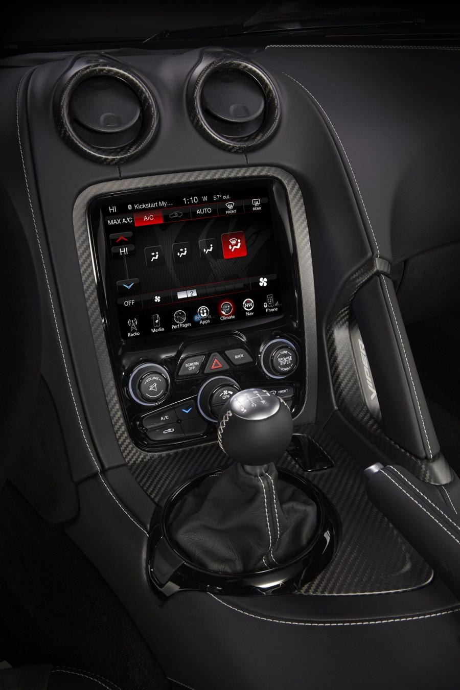 Детали интерьера Dodge Viper ACR (VX) 2015 года  (фото 78 из 91)